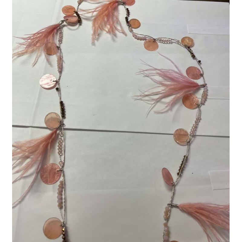 Collier plume rose